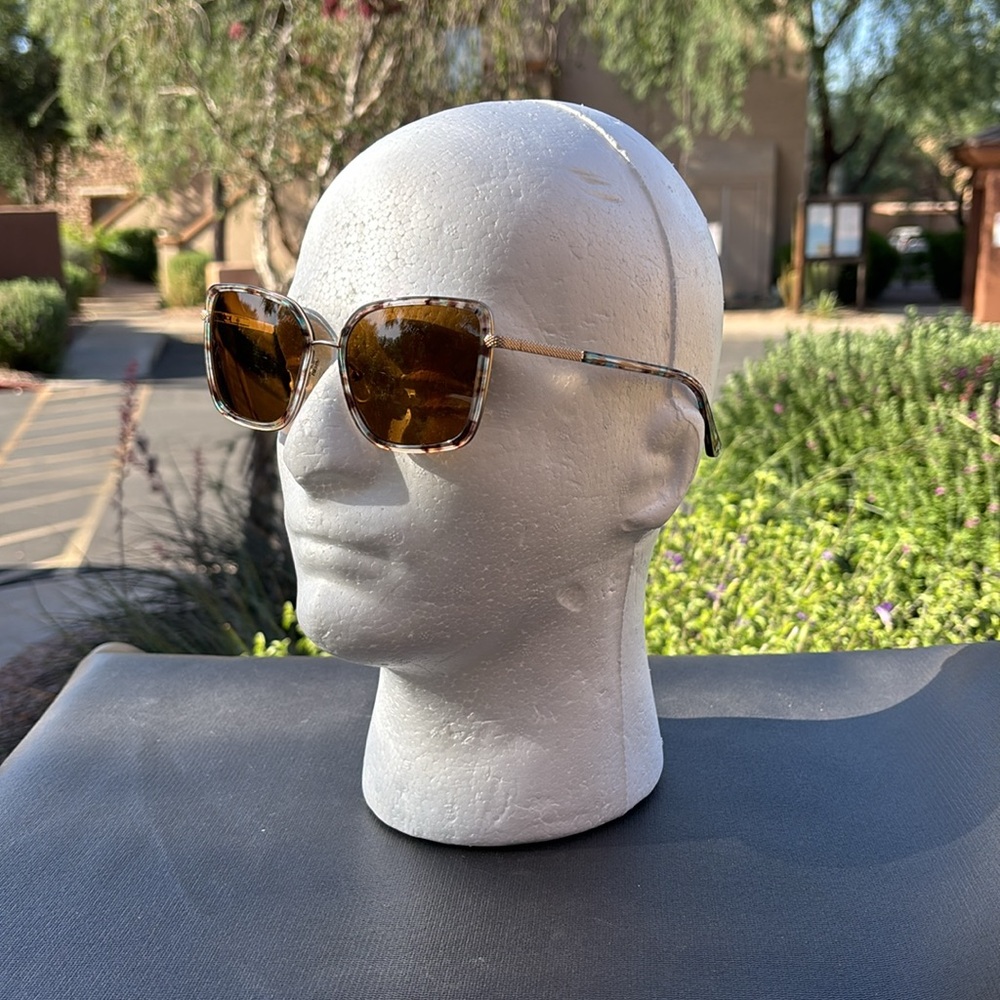 Cosmopolitan Frames - image 8